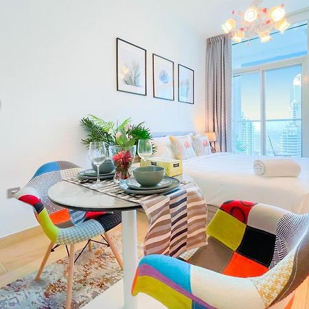 Bnbmehomes - Beautiful Lake View Studio Near Marina - 1504 Dubai Bagian luar foto