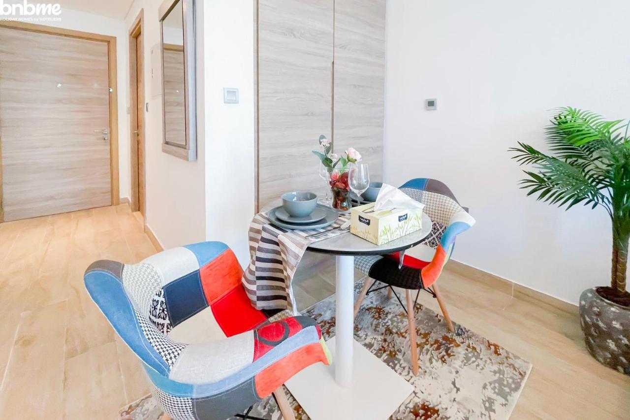 Bnbmehomes - Beautiful Lake View Studio Near Marina - 1504 Dubai Bagian luar foto