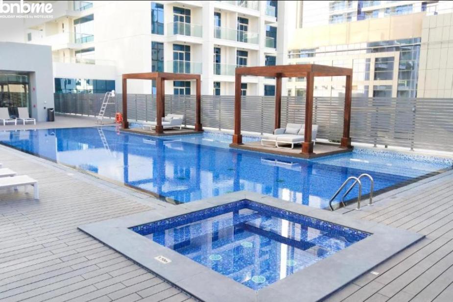 Bnbmehomes - Beautiful Lake View Studio Near Marina - 1504 Dubai Bagian luar foto