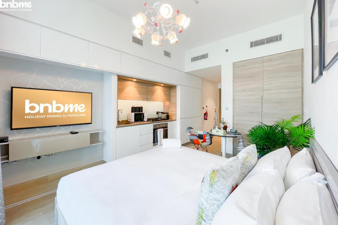 Bnbmehomes - Beautiful Lake View Studio Near Marina - 1504 Dubai Bagian luar foto